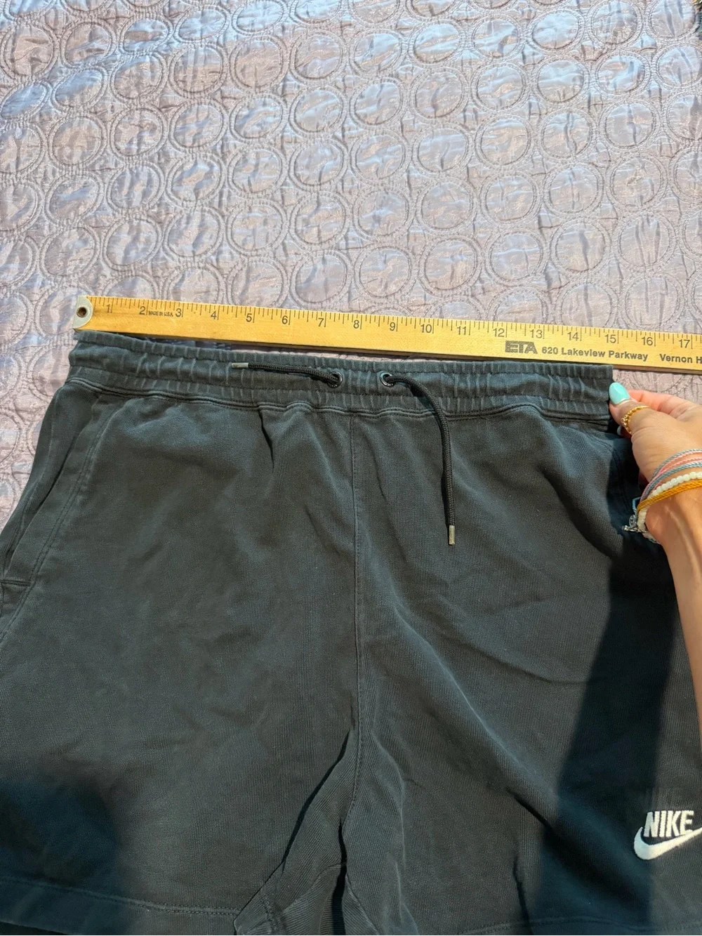Nike Men's black Athletic Shorts with Swoosh